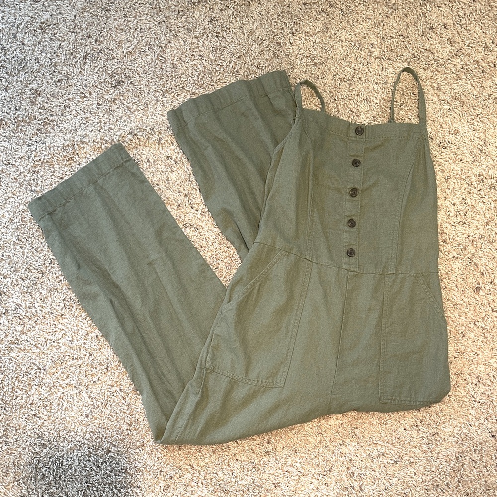 Old Navy Green Sleeveless Jumpsuit - with pockets!! Size Medium